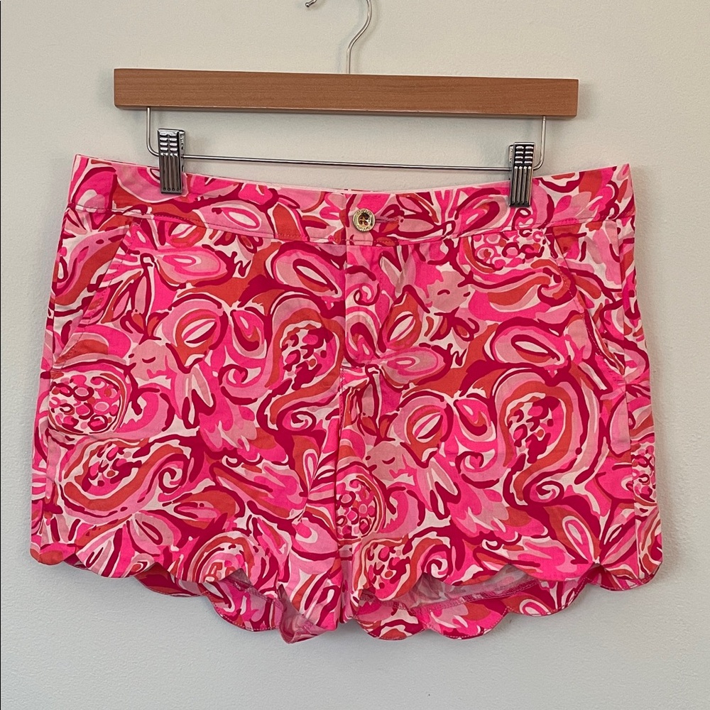 Lilly Pulitzer Pink and Orange Buttercup Shorts with Scalloped Edge Size 8